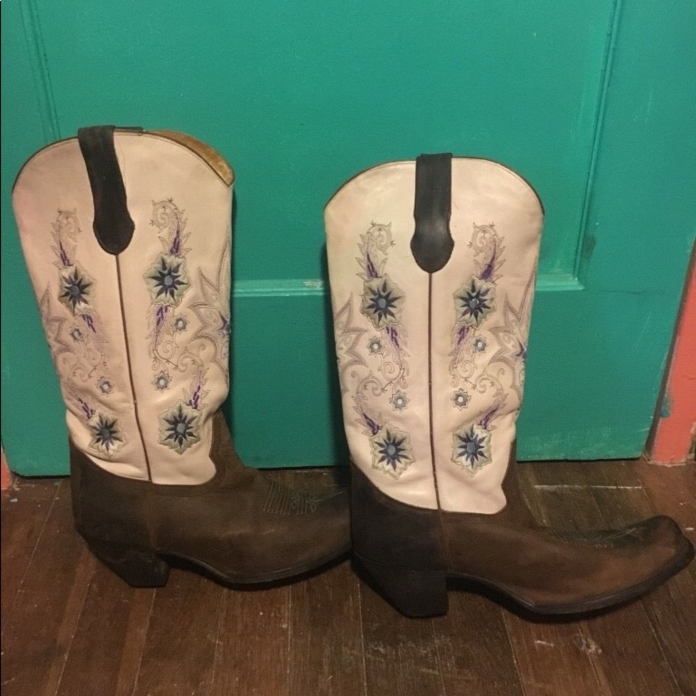 Women’s cowboy boots